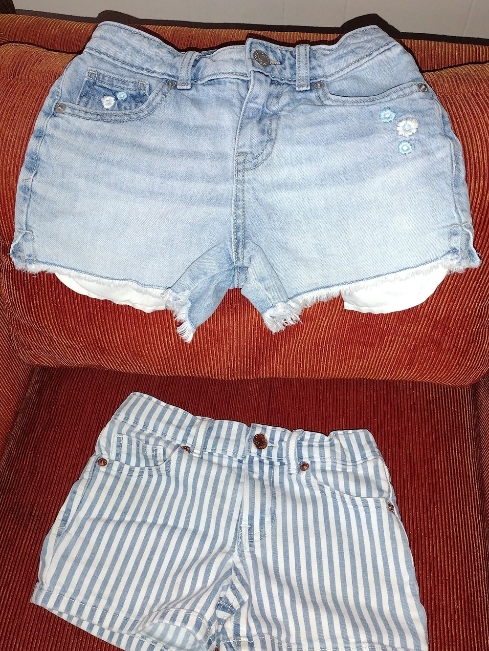 Cat And Jack GIRLS Light Wash Denim & Blue Striped Cotton Shorts Duo SIZE 6/7